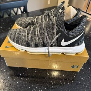 Nike Zoom KD10 Athletic Shoes